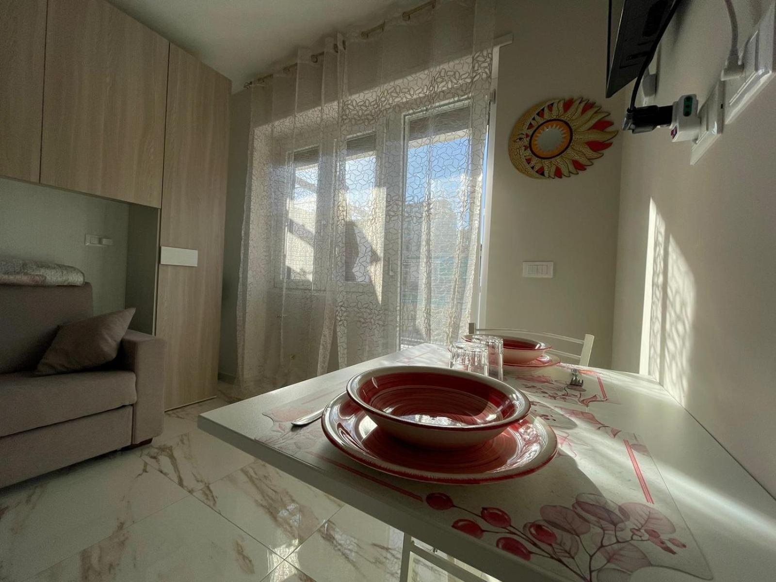 Wh - Un Posto Al Sole - Attico Monolocale Con Parcheggio Gratuito - 5 Minuti Dal Centro - Wifi Apartment Сан Ремо Екстериор снимка